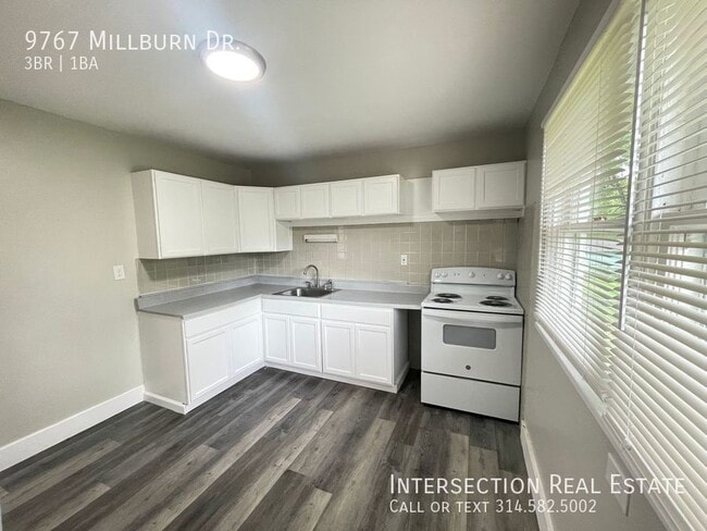 Building Photo - 9767 Millburn Dr