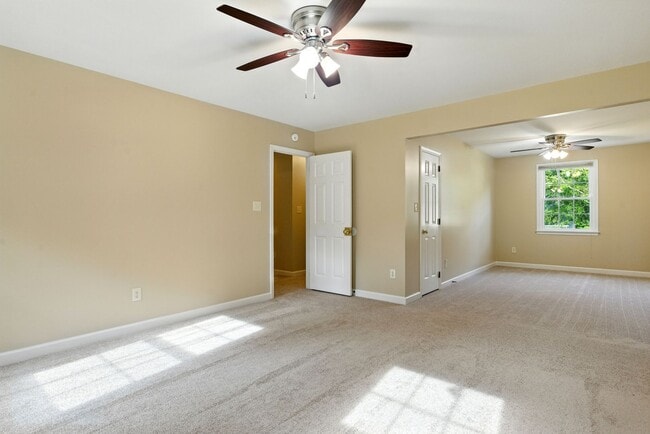 Building Photo - York County 4 BR Coventry House