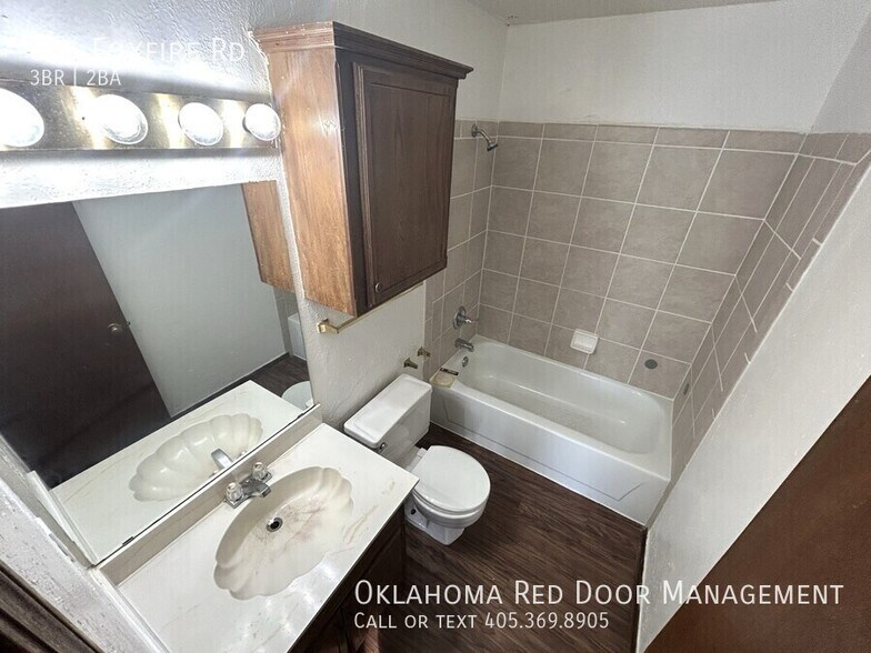 Building Photo - 516 Foxfire Rd