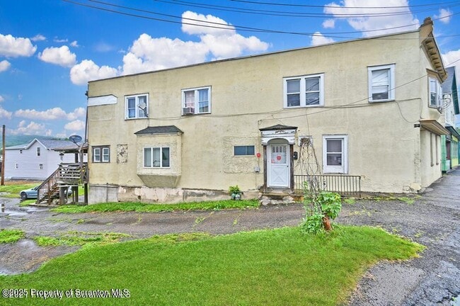 Primary Photo - 627 Main St