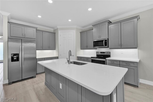 Building Photo - 319 Tamarindo Ln