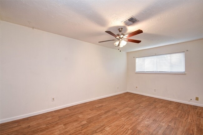 Building Photo - 9510 Huntington Way Dr