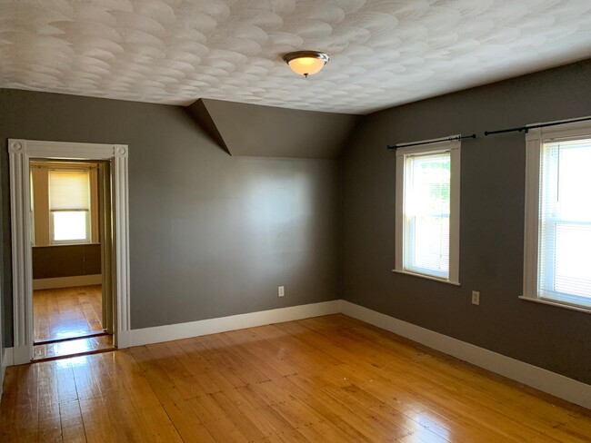 Building Photo - 14 Marlboro St