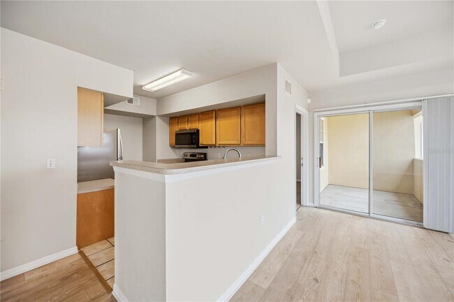 Building Photo - 1025 Villagio Cir