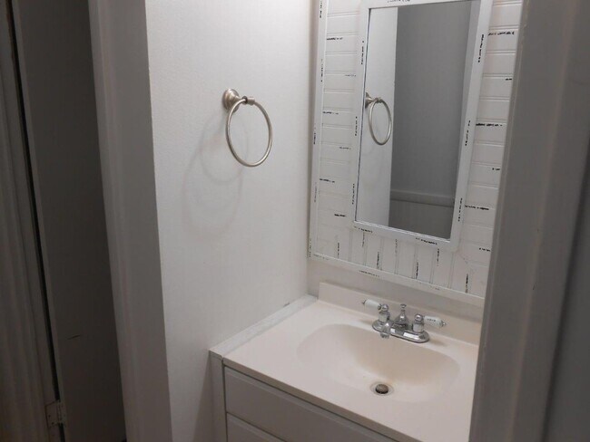 Building Photo - 6671 Bubbling Brook Dr