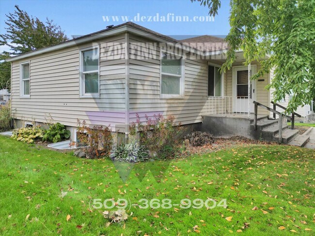 Building Photo - Newly Renovated Shadle Park Charmer Availa...