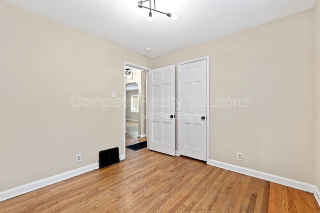 Building Photo - 2019 Raven Dr