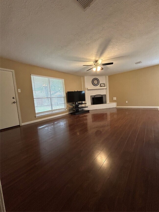Building Photo - 5314 Nottingham Dr