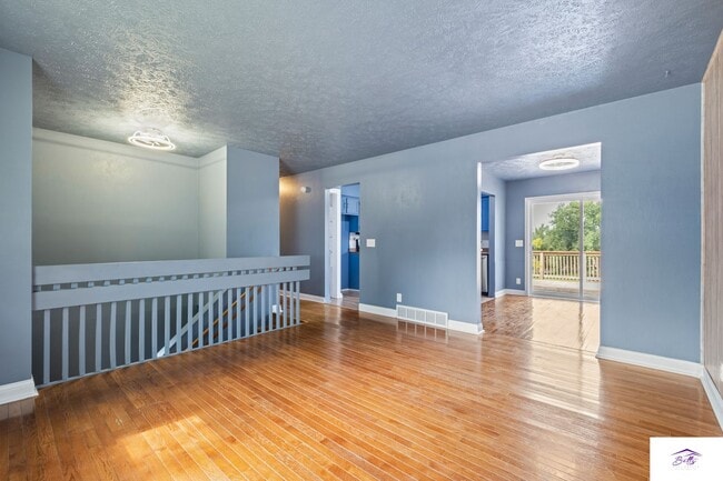Building Photo - WELCOME HOME!