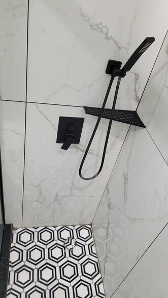 Building Photo - 58 62nd St