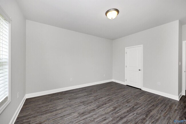 Building Photo - 134 Heritage Lakes Blvd