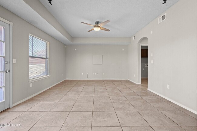 Building Photo - 3261 Garden Point Dr