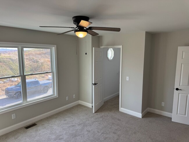 Building Photo - Brand New 3BR Townhouse