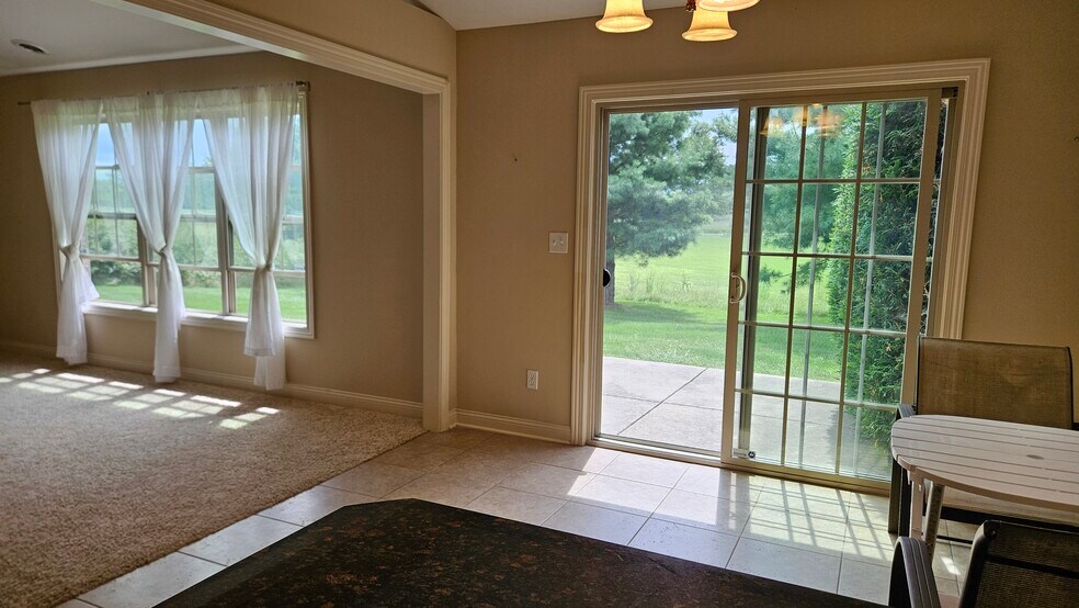 Building Photo - 801 Veterans Ln