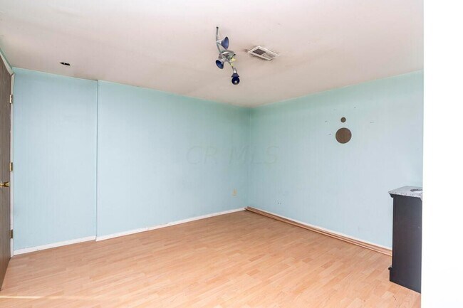 Building Photo - 7695 Barkwood Dr