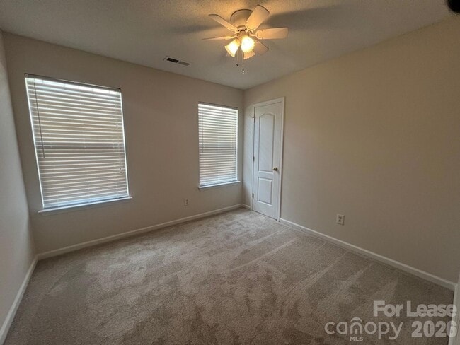 Building Photo - 176 English Hills Dr