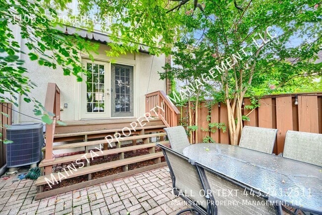 Building Photo - 1106 S Streeper St
