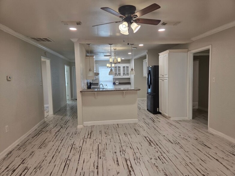 Building Photo - 3807 Sailfish Ln