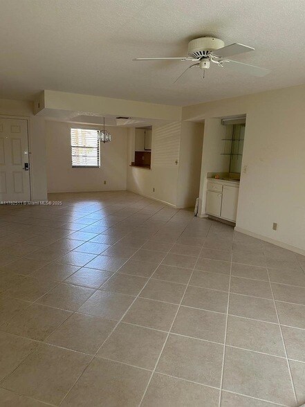 Building Photo - 12524 Shoreline Dr