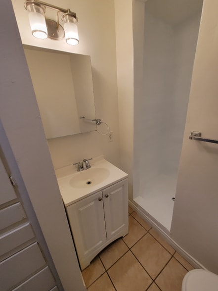 Building Photo - 2613 S Sepulveda Blvd