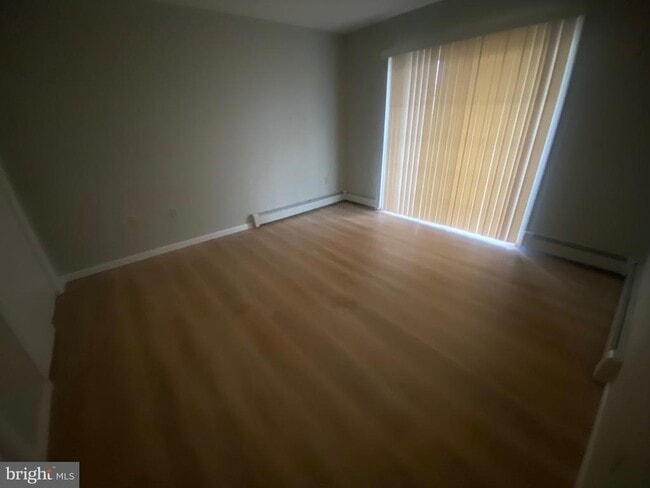 Primary Photo - 128 Mortimer St