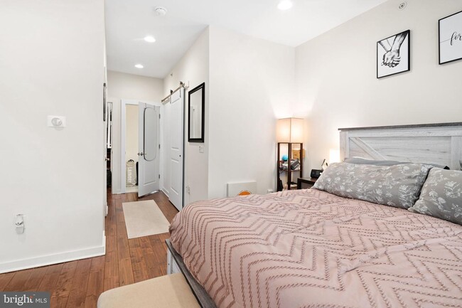 Building Photo - 1638 N 5th St