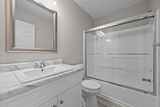Building Photo - Charming 3-Bed Home with Granite Touches & Finished Basement in Raleigh!