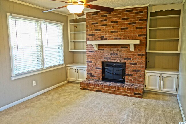 Building Photo - 2217 Villaret Dr SW