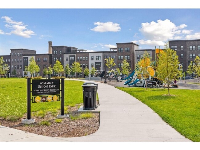 Building Photo - 870 Mount Curve Blvd