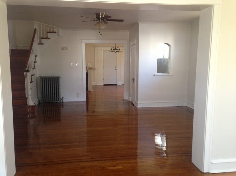 Primary Photo - 1826 67th Ave