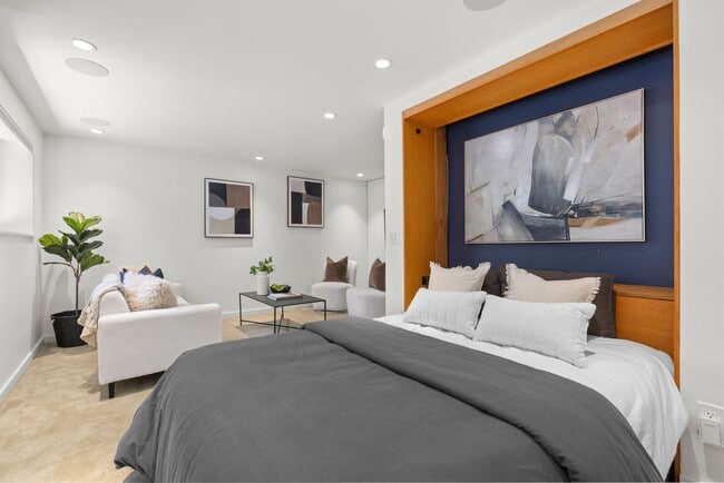 Building Photo - Modern Retreat in the Heart of Capitol Hil...