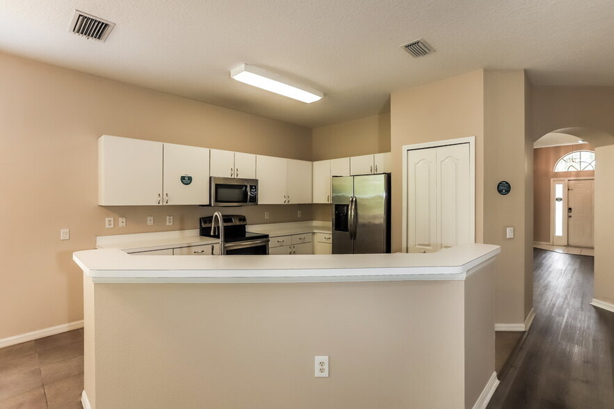 Building Photo - 25402 7 Rivers Cir