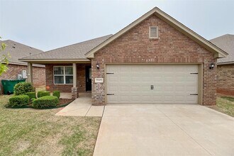Building Photo - 737 Christian Ln
