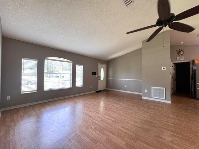 Building Photo - 3 Bedroom in Seminole Woods