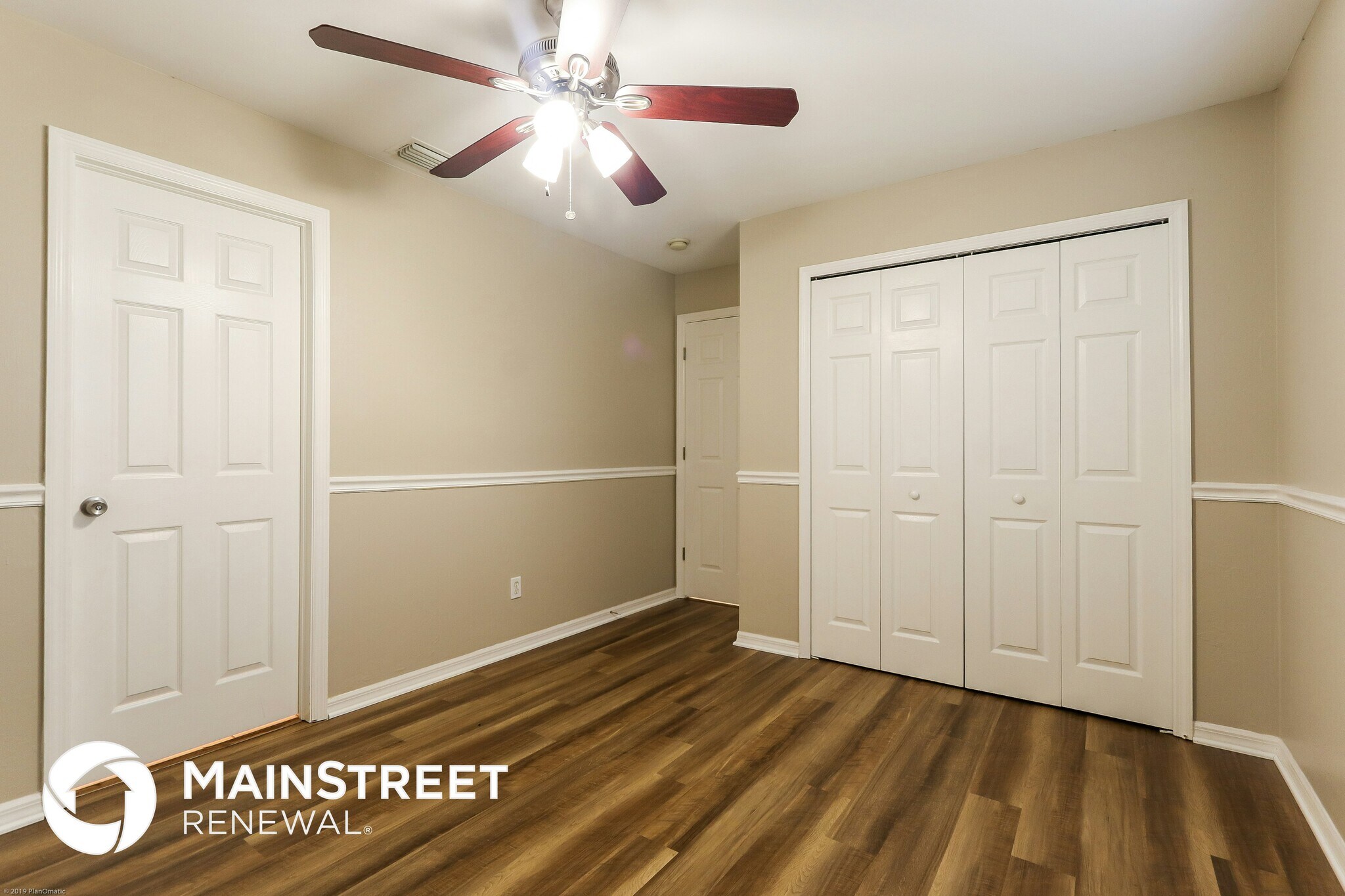 Building Photo - 2211 NE 5th Ave