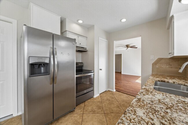 Building Photo - 17134 Barcelona Dr