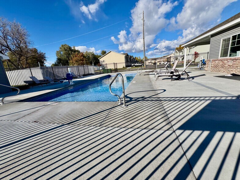 Building Photo - 1624 Hannah Ln