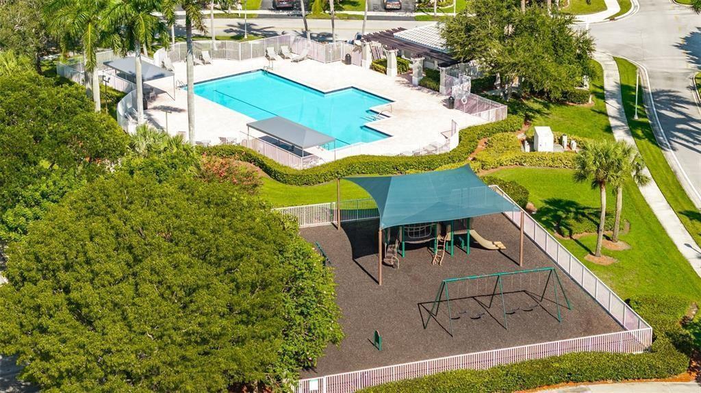 Building Photo - 2163 Madeira Dr