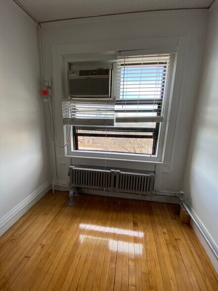 Building Photo - 52 Westland Ave