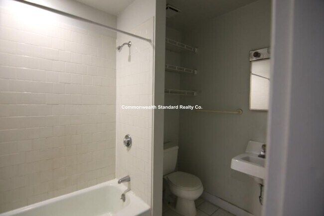 Building Photo - 1 bedroom in Boston MA 02118