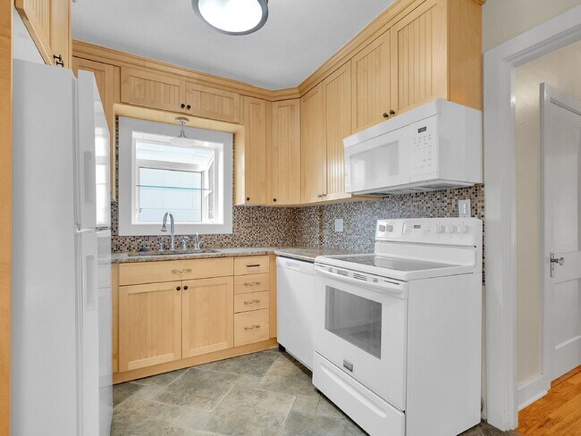 Building Photo - $2,295.00, 1 Bed, 1 Bath Home in Denver