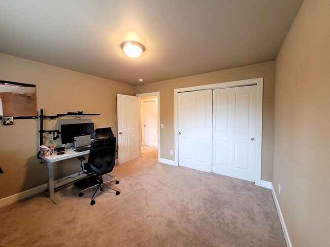 Building Photo - Beautiful Home in Desirable Geneva Neighborhood - 2700 sqft