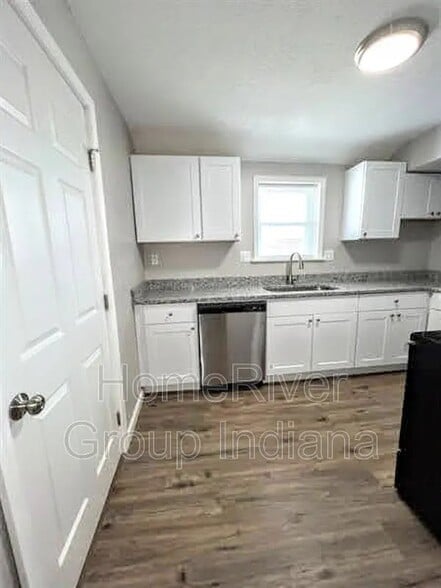 Building Photo - 226 Clay St