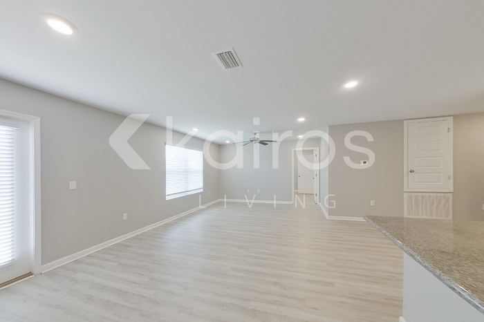Building Photo - 131 Swallowtail Ln