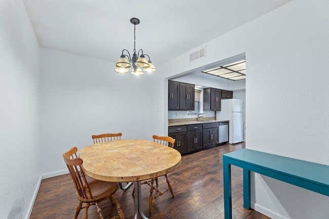 Building Photo - 2726 Blanton St