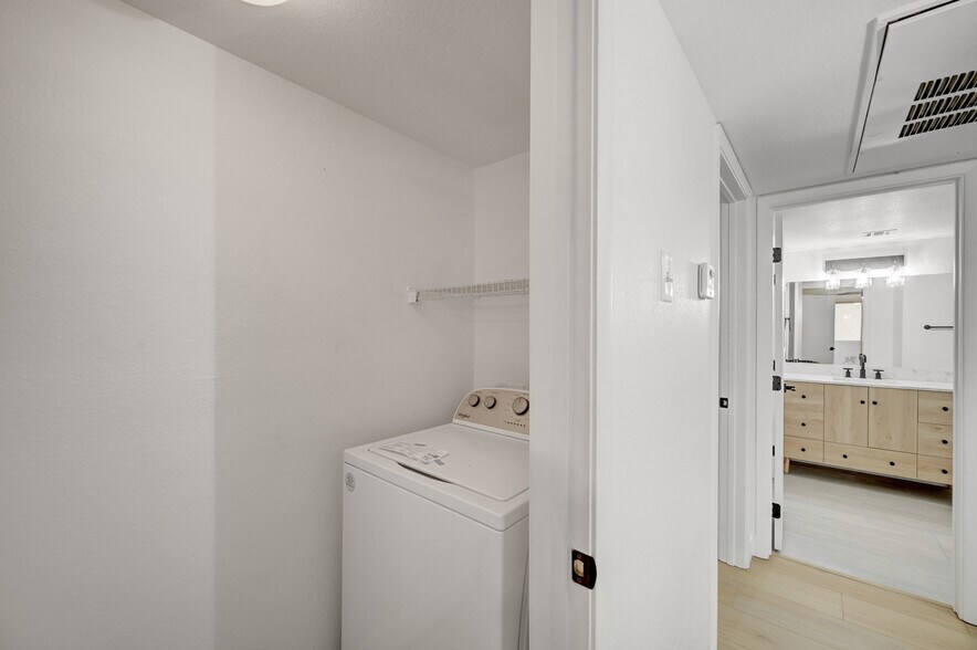 Building Photo - 2300 E Silverado Ranch Blvd