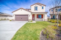 Building Photo - Stunning Two-Story 5 Bed/3 Bath Home In Su...