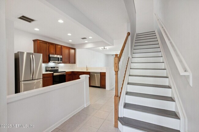 Building Photo - 13362 Stone Pond Dr