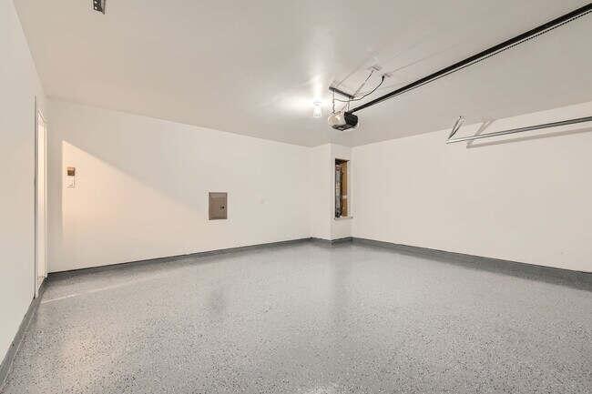 Building Photo - 1625 Anise Dr