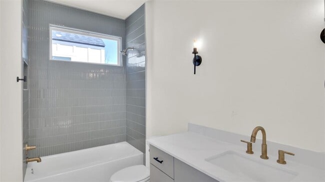 Building Photo - 6119 Atwood St